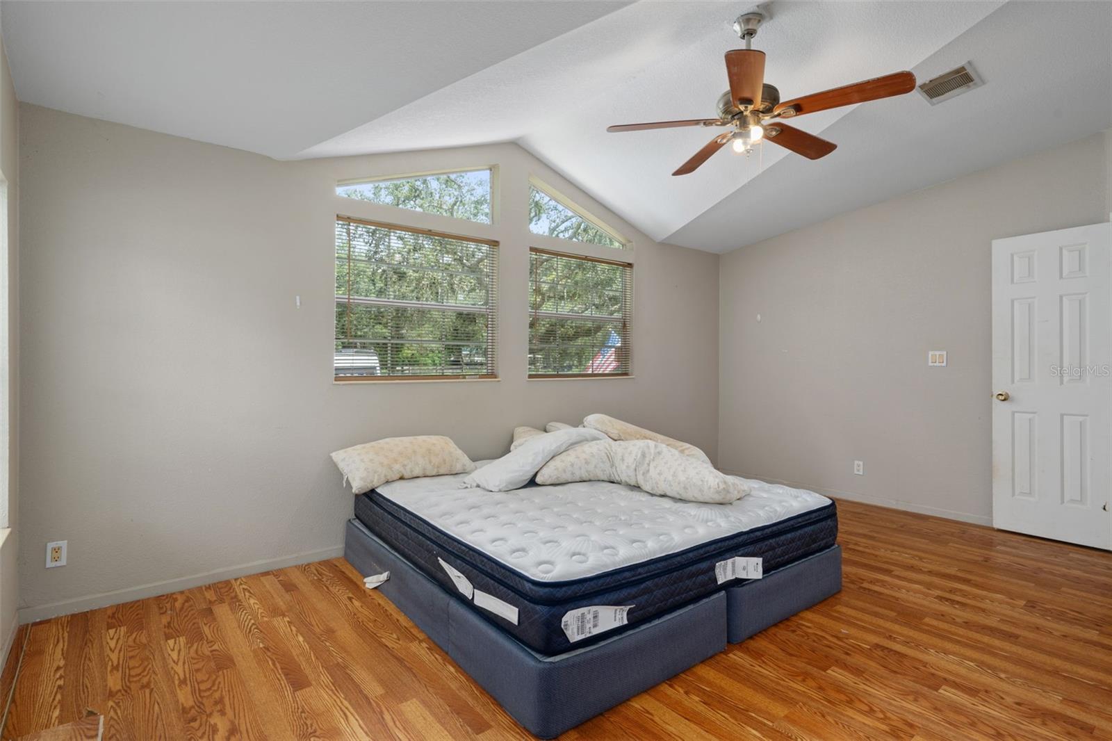 Image 31 of 58 For 4703 Foster Lane