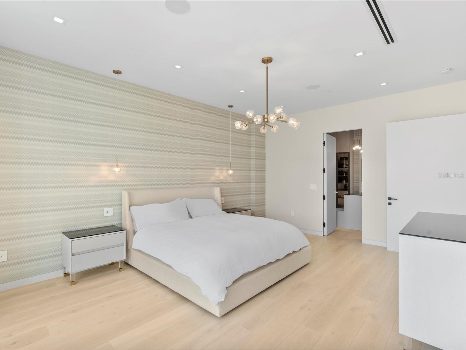 Image 26 of 52 For 16500 Collins Avenue Th8