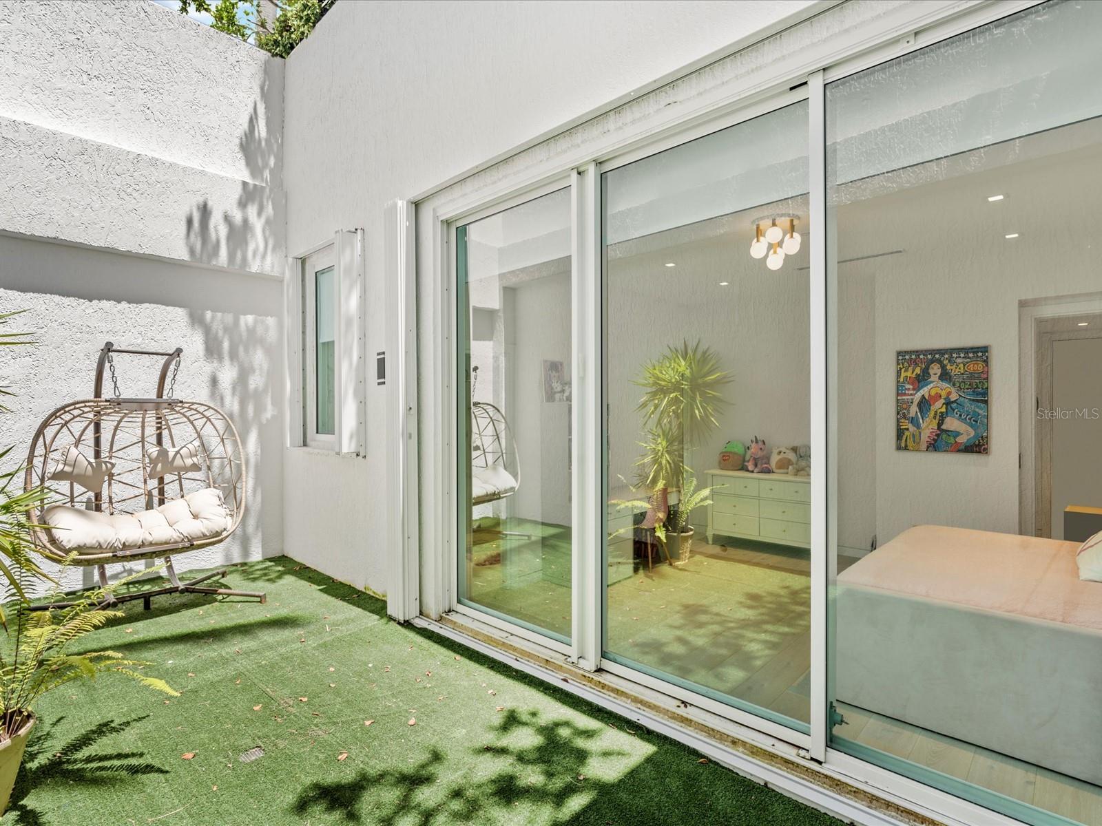Image 30 of 52 For 16500 Collins Avenue Th8