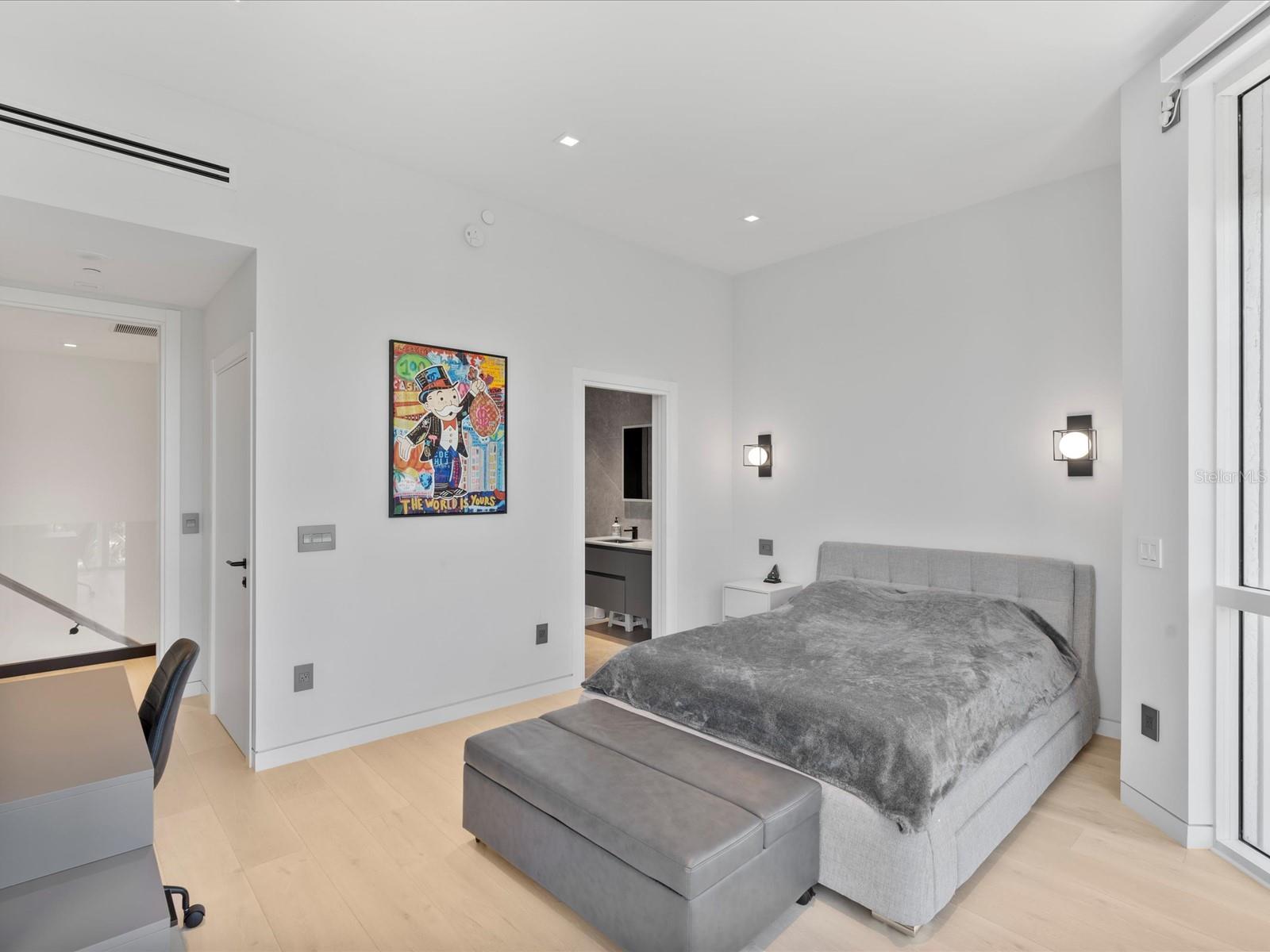 Image 33 of 52 For 16500 Collins Avenue Th8