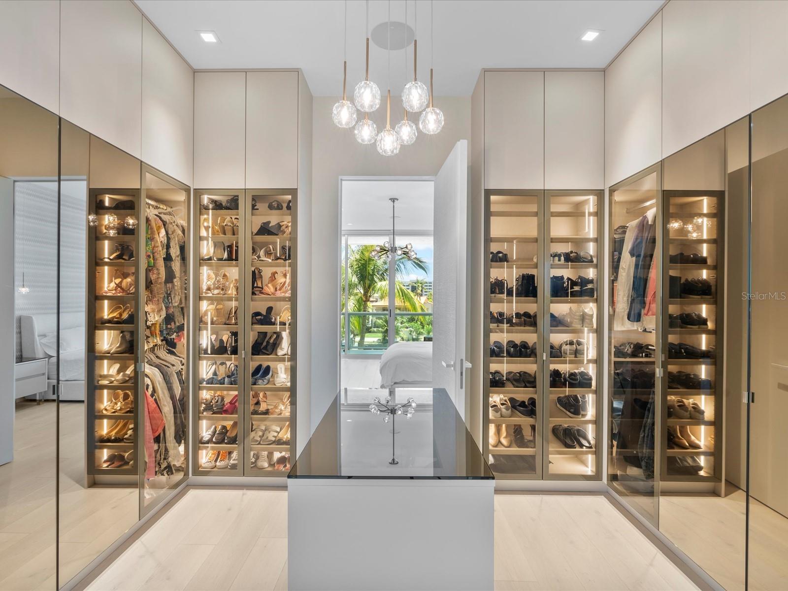 Image 36 of 52 For 16500 Collins Avenue Th8
