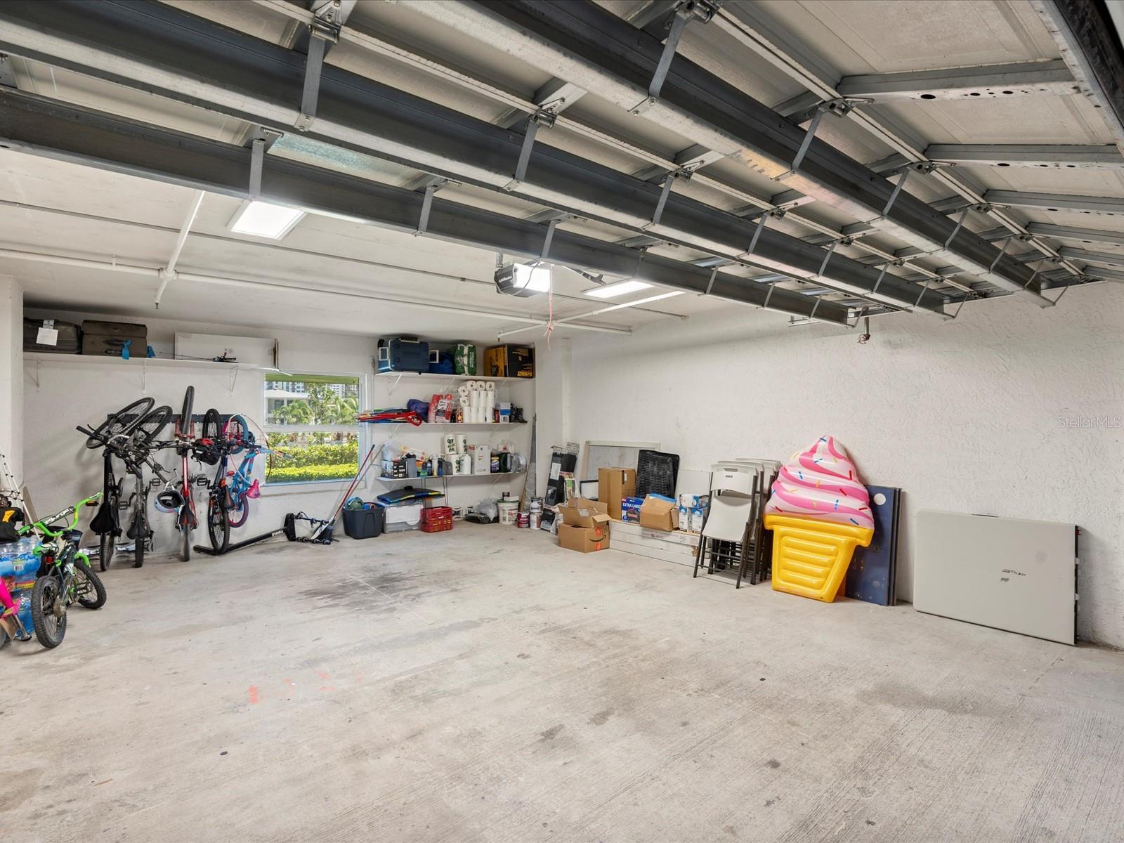 Image 42 of 52 For 16500 Collins Avenue Th8