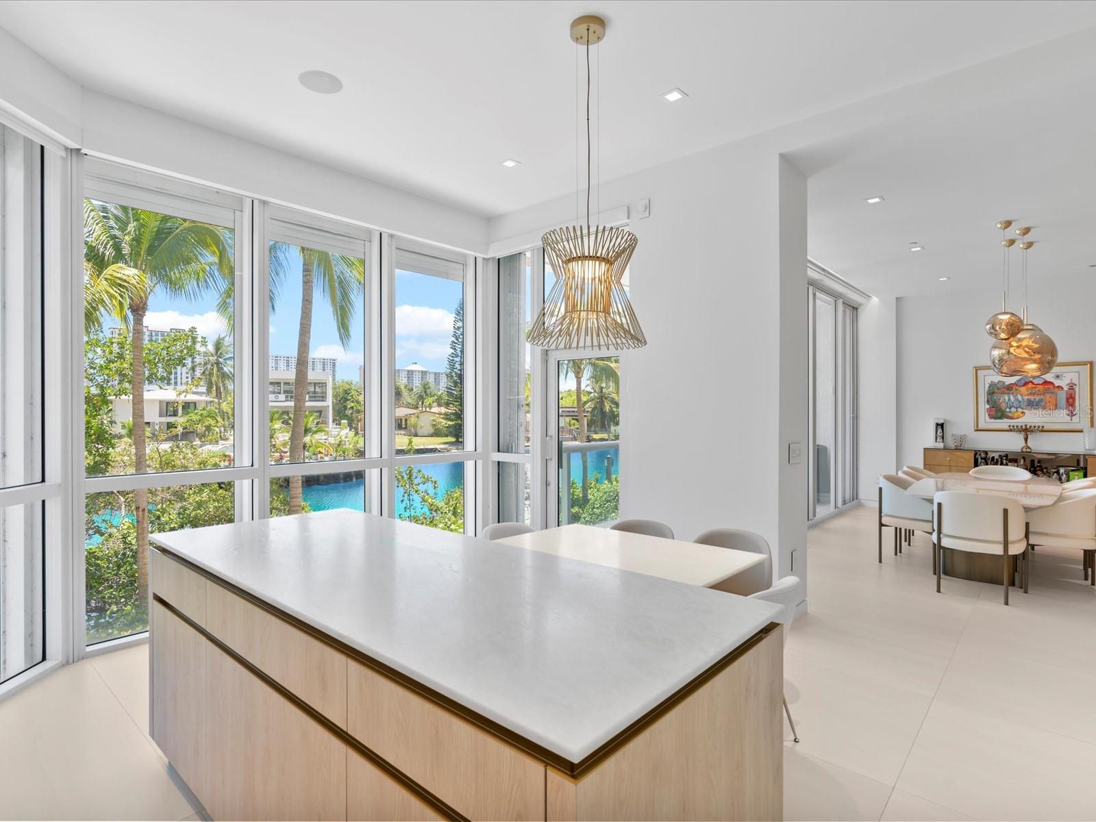Image 8 of 52 For 16500 Collins Avenue Th8