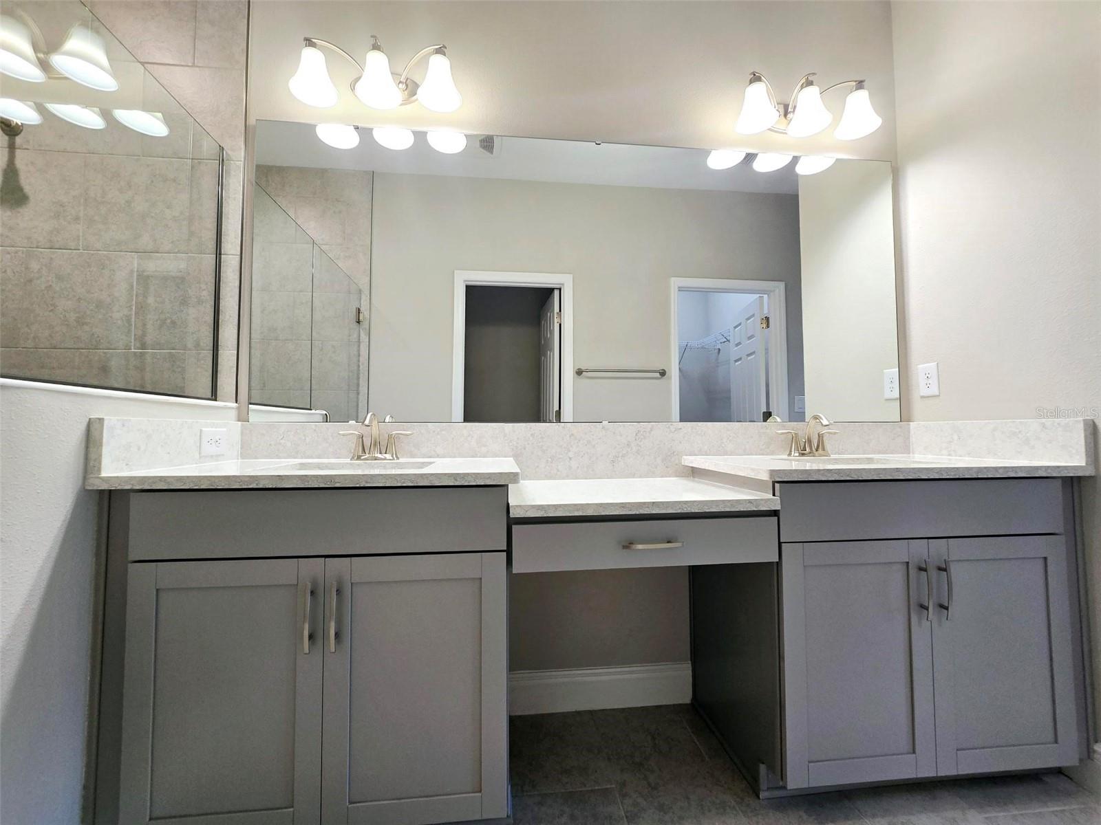 Image 15 of 35 For 12554 Oak Hill Way