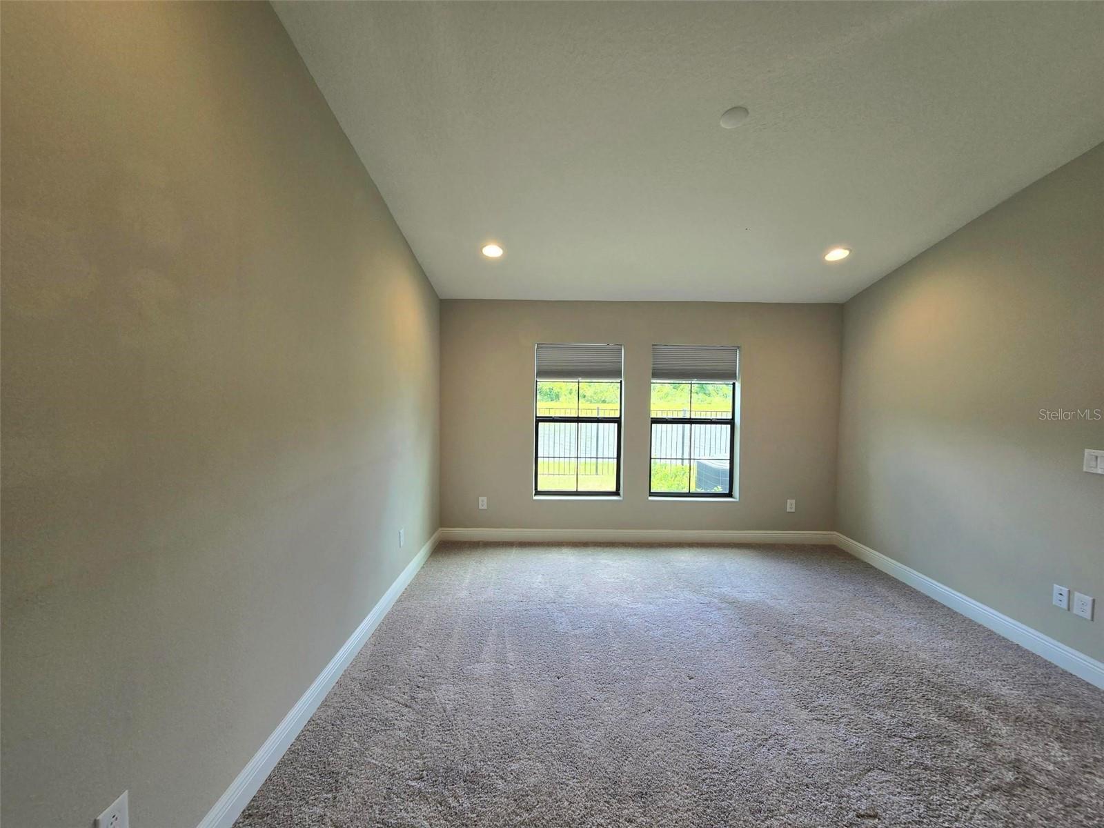 Image 17 of 35 For 12554 Oak Hill Way