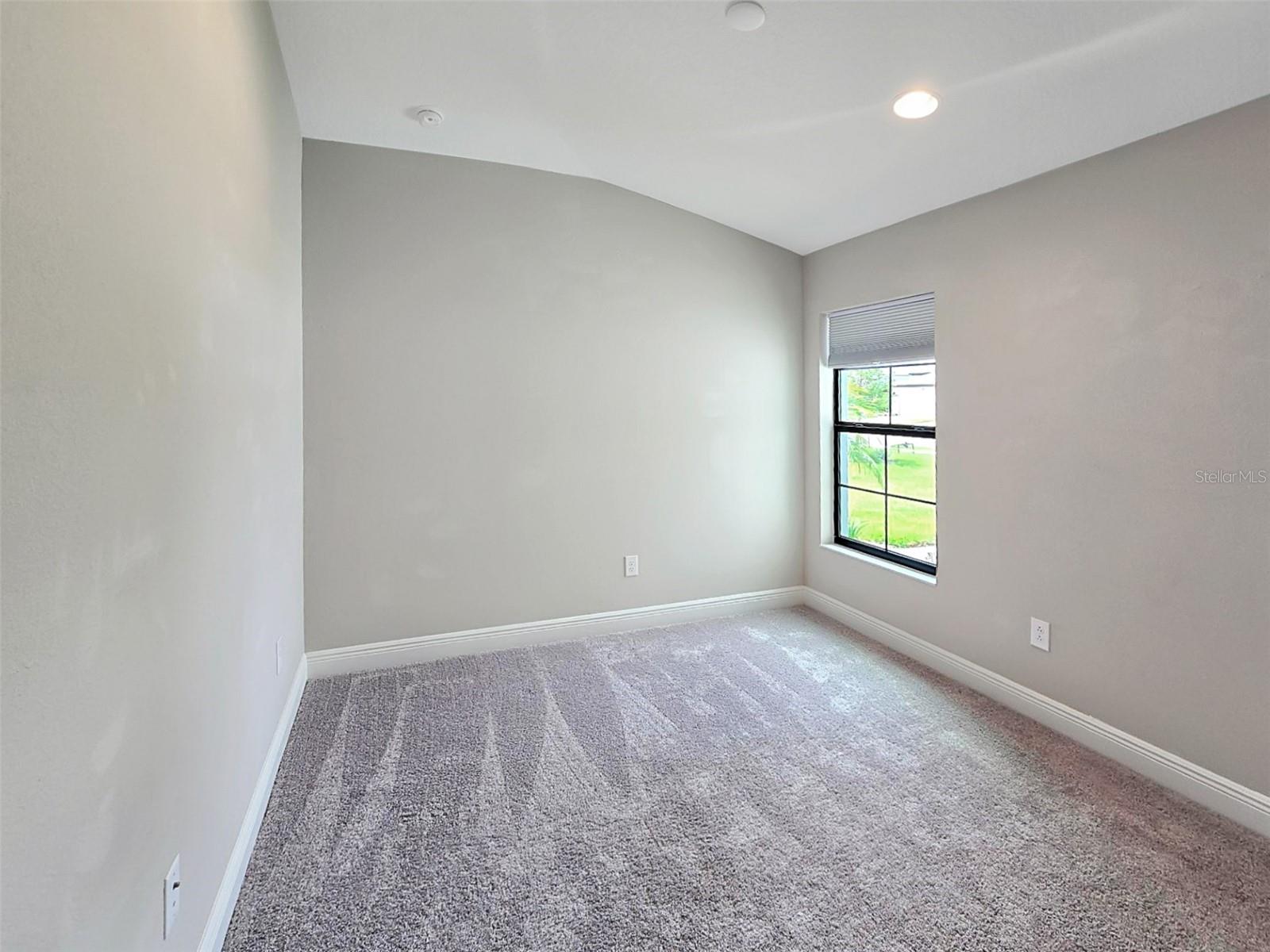 Image 18 of 35 For 12554 Oak Hill Way