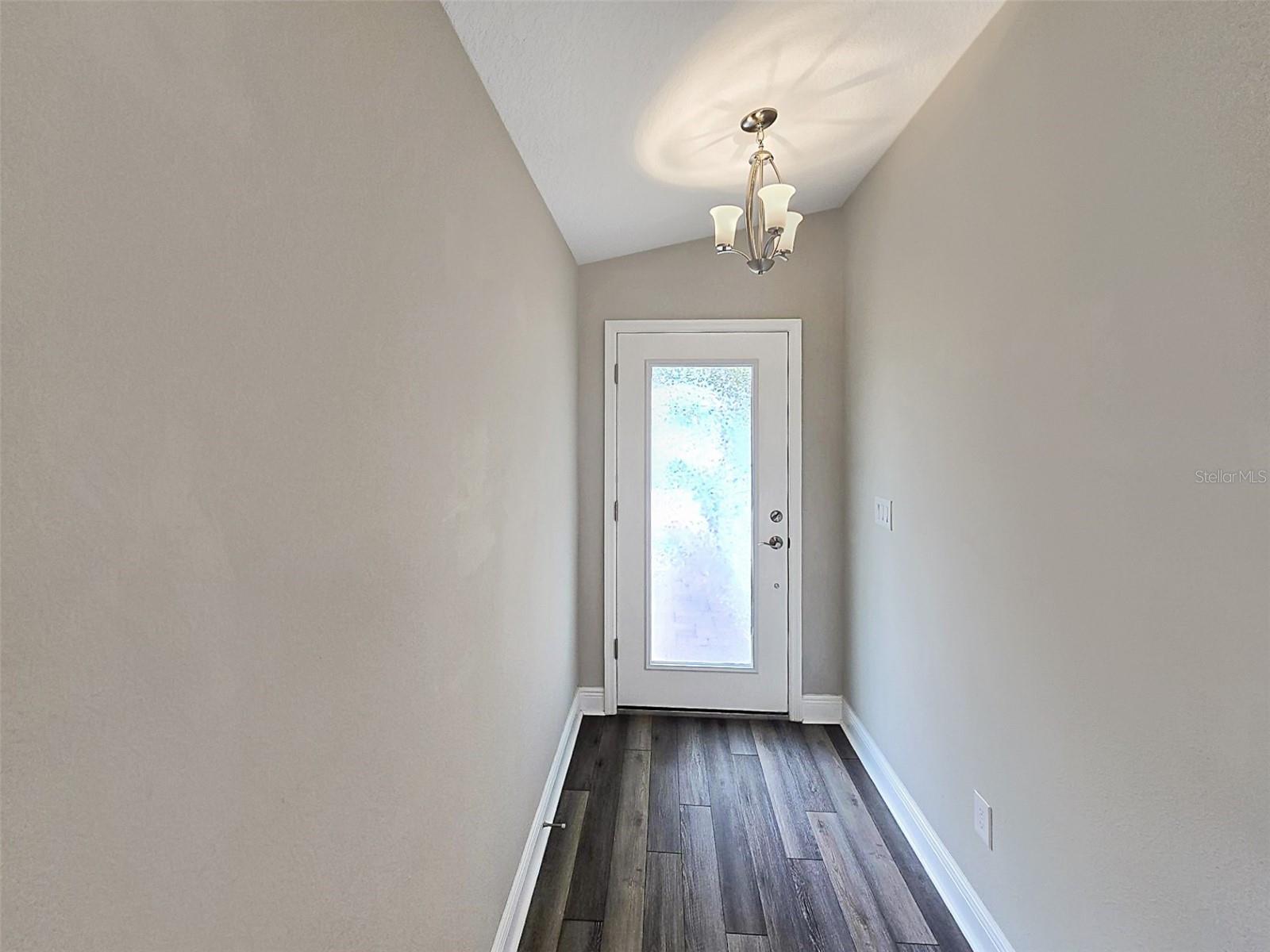 Image 2 of 35 For 12554 Oak Hill Way