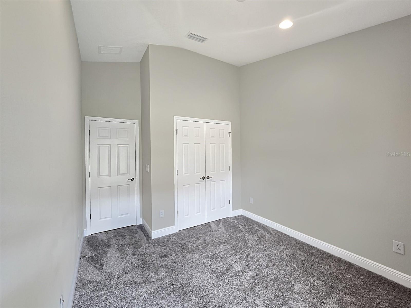 Image 20 of 35 For 12554 Oak Hill Way