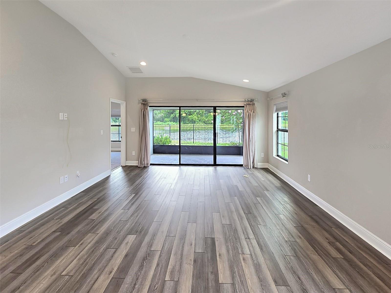 Image 3 of 35 For 12554 Oak Hill Way