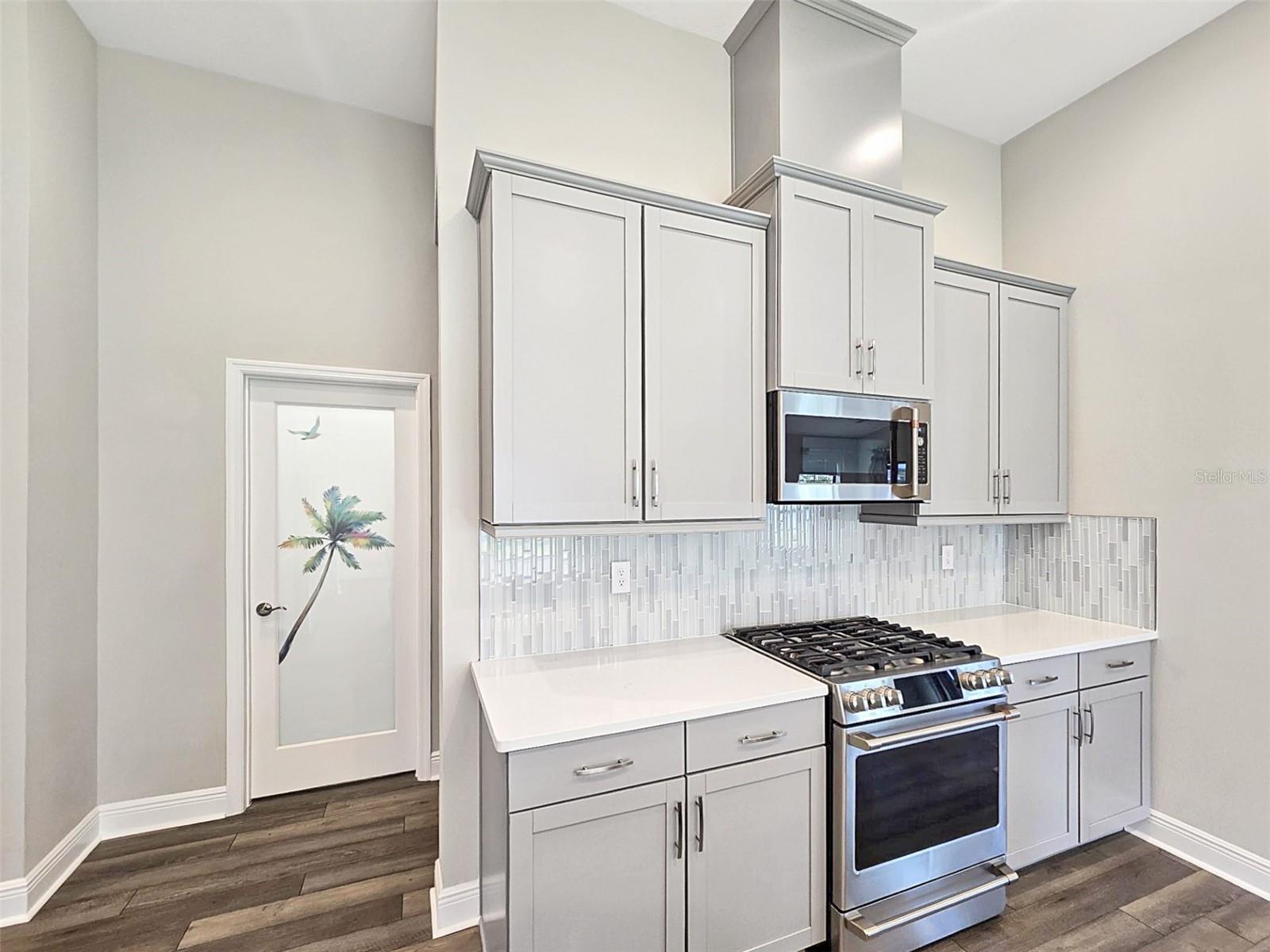 Image 8 of 35 For 12554 Oak Hill Way