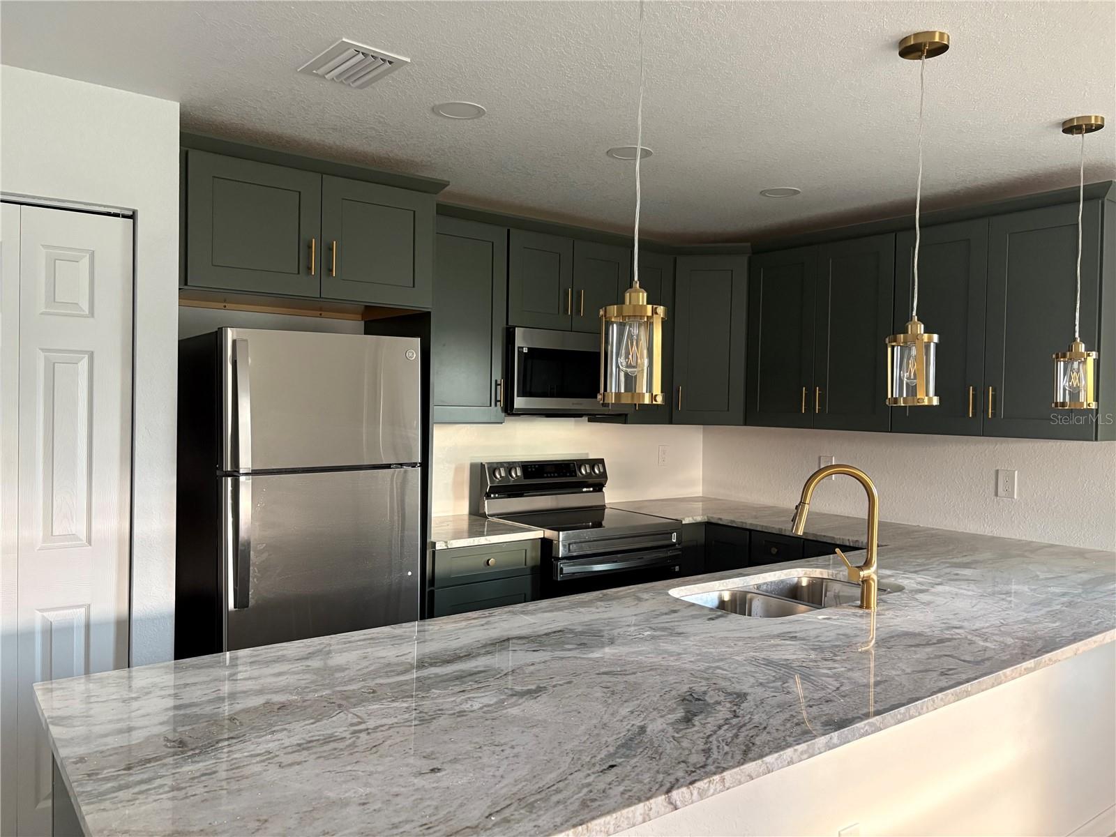 Image 4 of 10 For 6254 Spinnaker Boulevard
