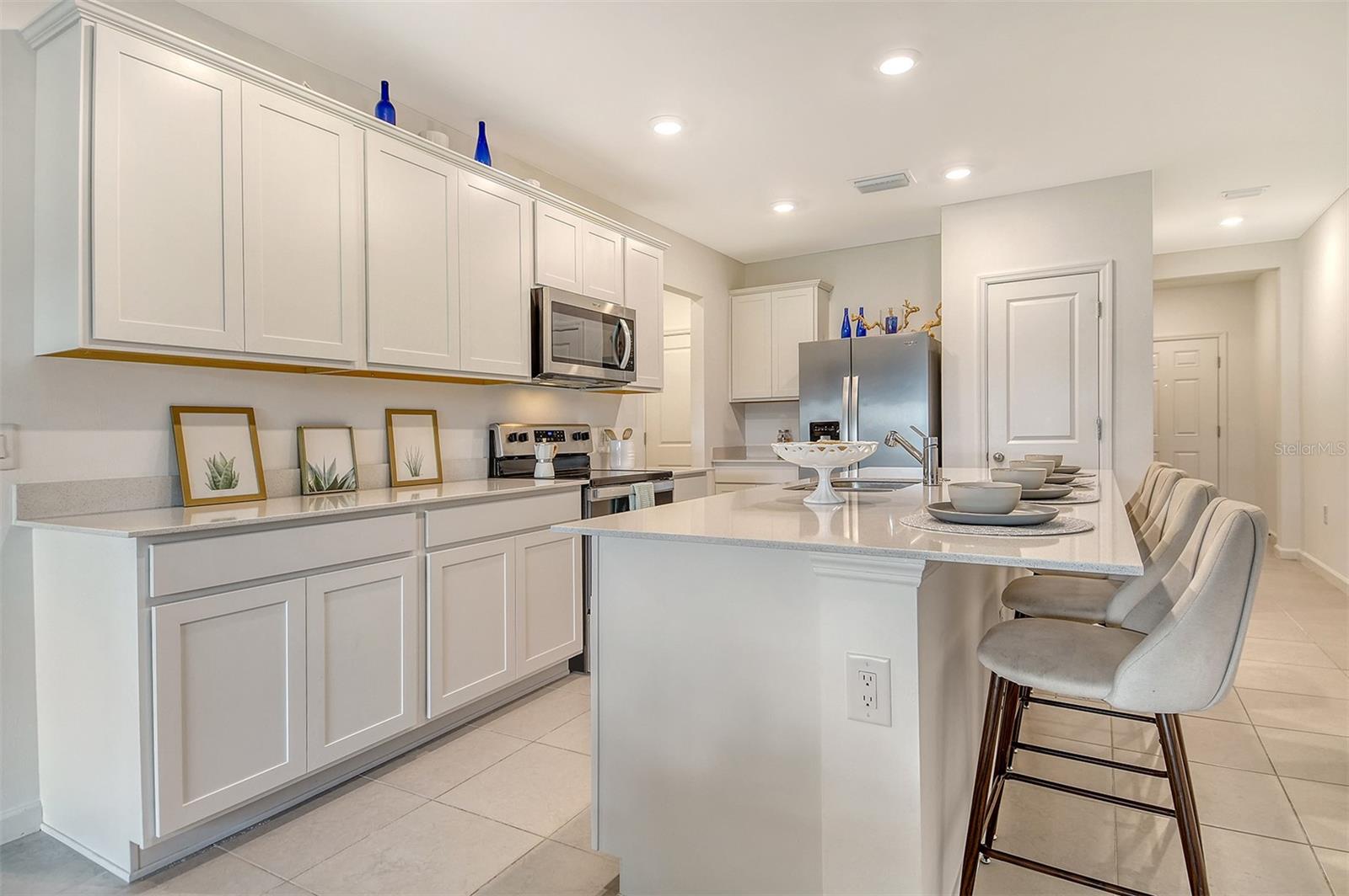 Image 3 of 33 For 1828 Vanora Lane