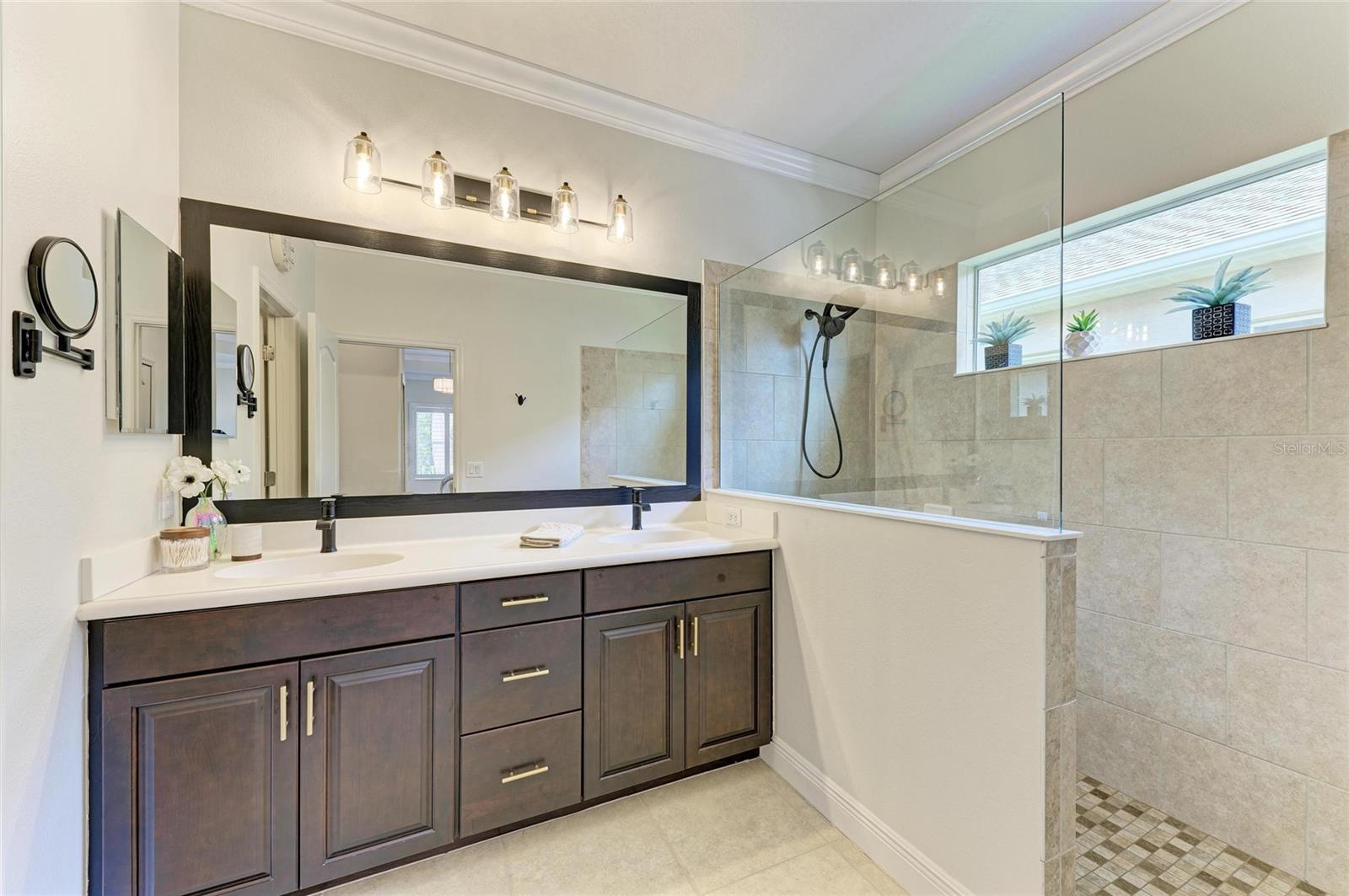 Image 25 of 46 For 4720 Woodbrook Drive