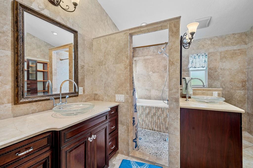 Image 13 of 42 For 8528 10th Avenue Nw