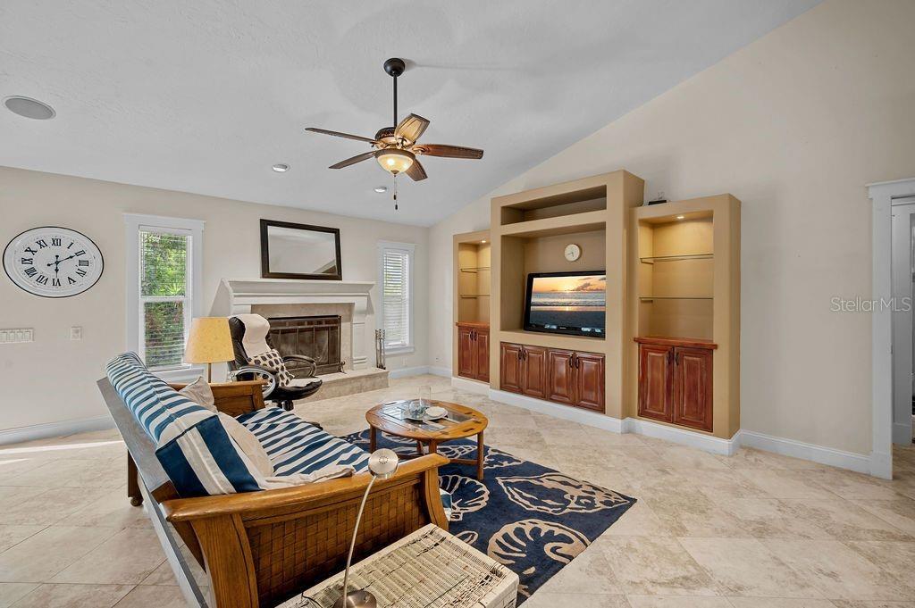Image 18 of 42 For 8528 10th Avenue Nw