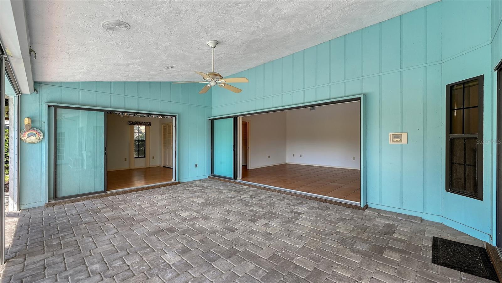 Listing photo id 30 for 4326 Oak View Drive