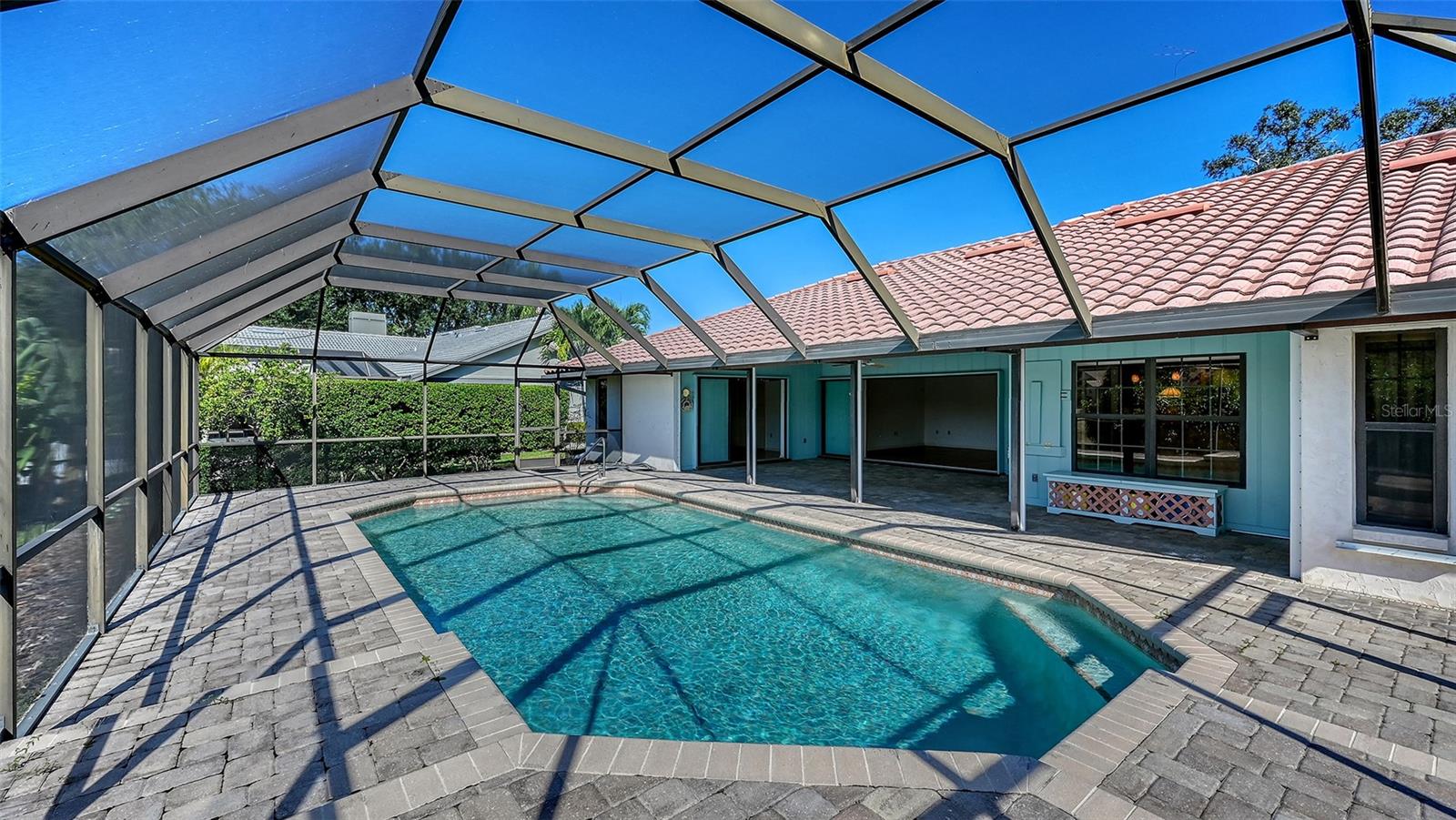 Listing photo id 35 for 4326 Oak View Drive