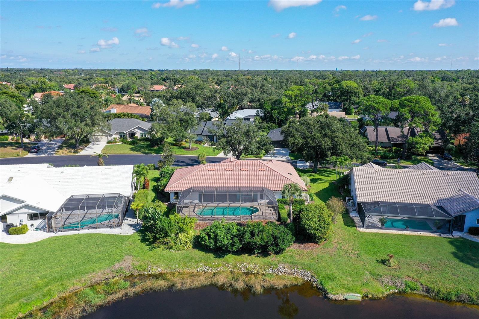 Listing photo id 39 for 4326 Oak View Drive