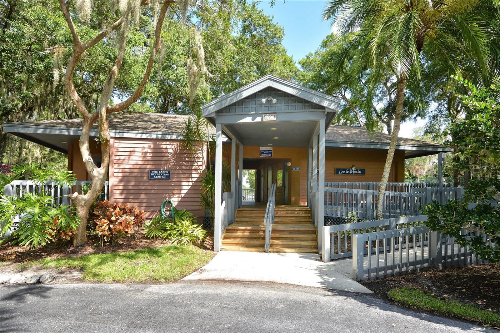 Listing photo id 43 for 4326 Oak View Drive