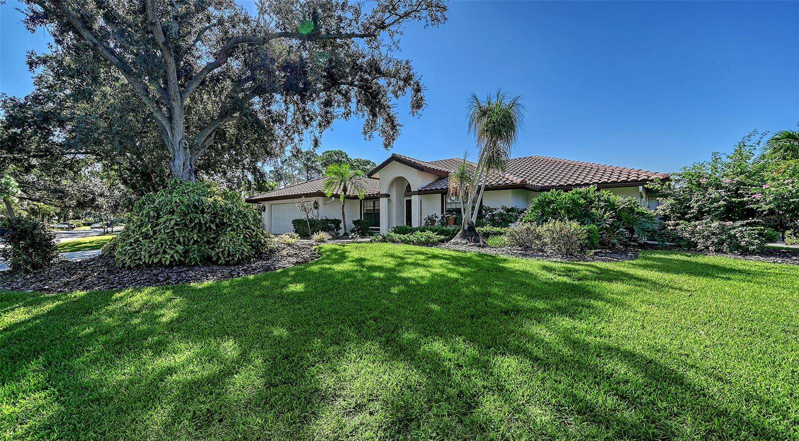 Listing photo id 3 for 4326 Oak View Drive