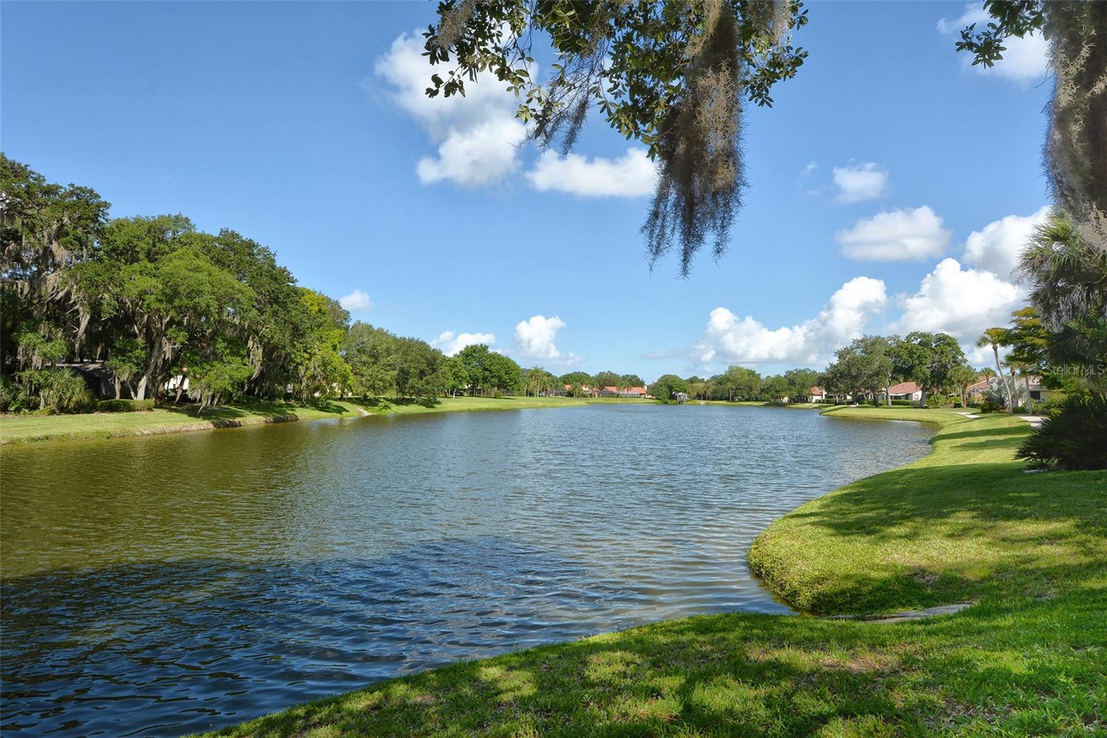 Listing photo id 51 for 4326 Oak View Drive