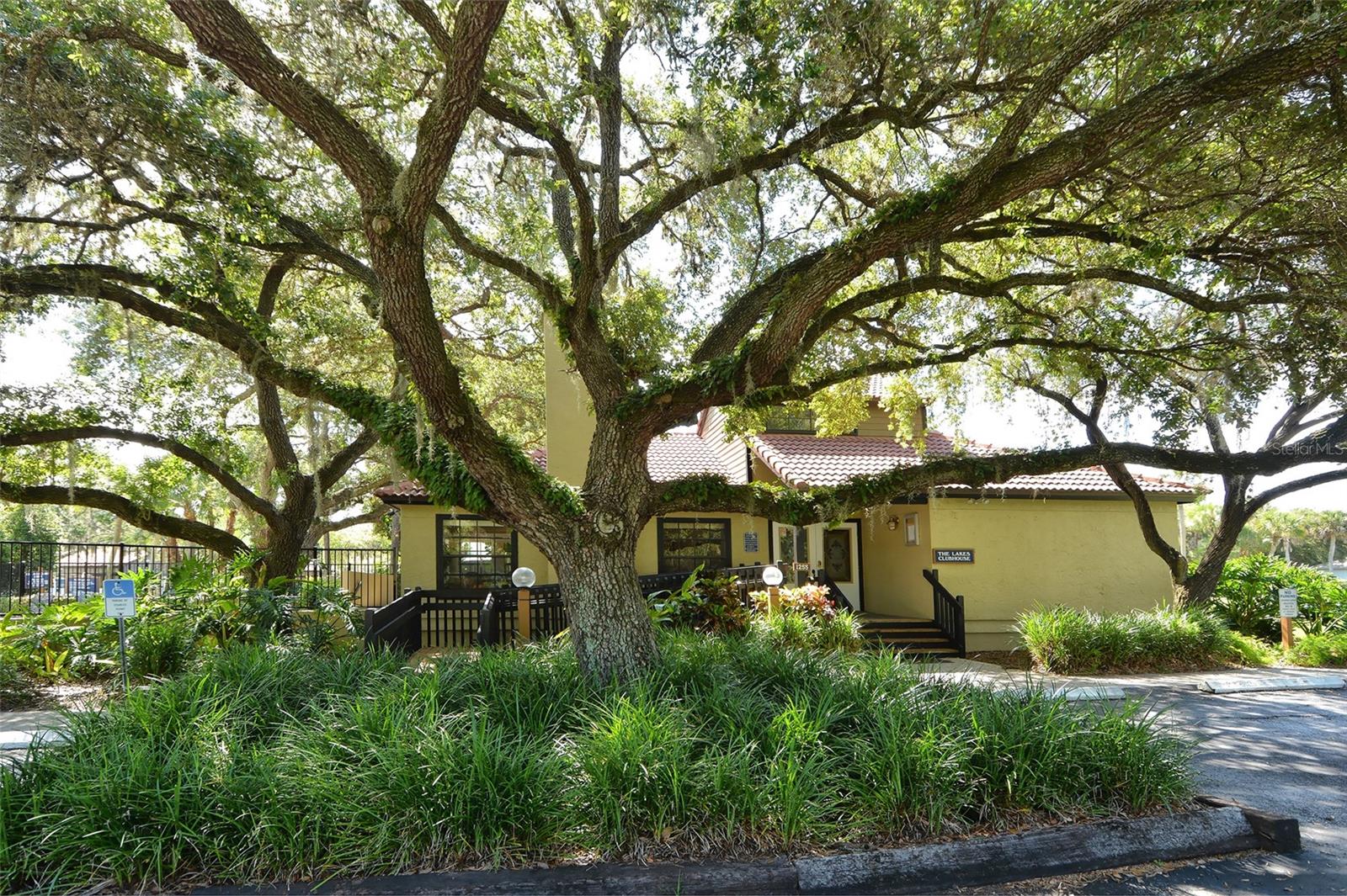 Listing photo id 56 for 4326 Oak View Drive