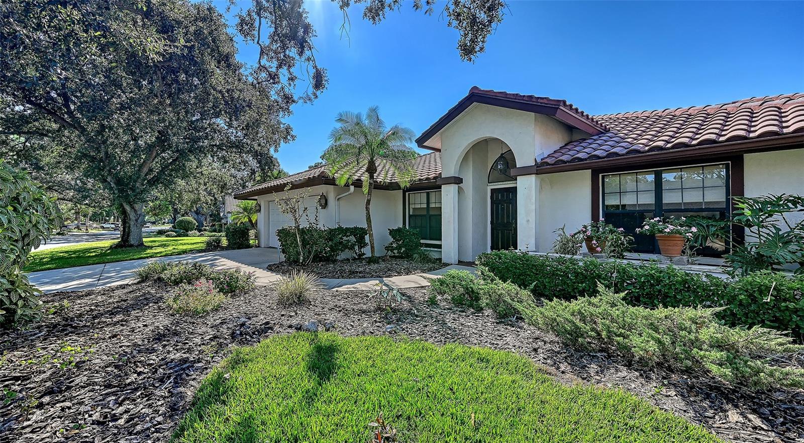 Listing photo id 4 for 4326 Oak View Drive