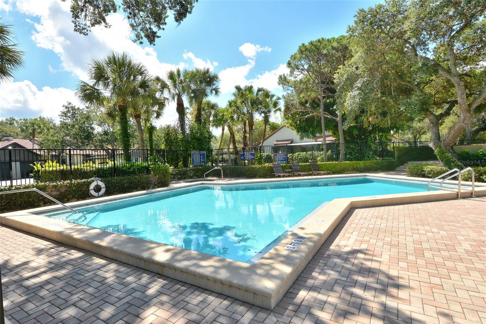 Listing photo id 58 for 4326 Oak View Drive