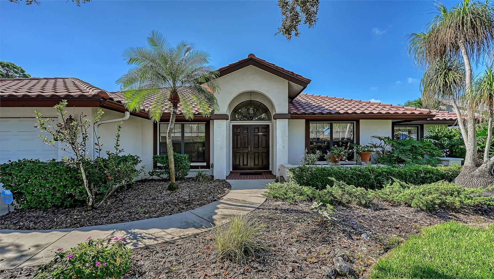 Listing photo id 5 for 4326 Oak View Drive