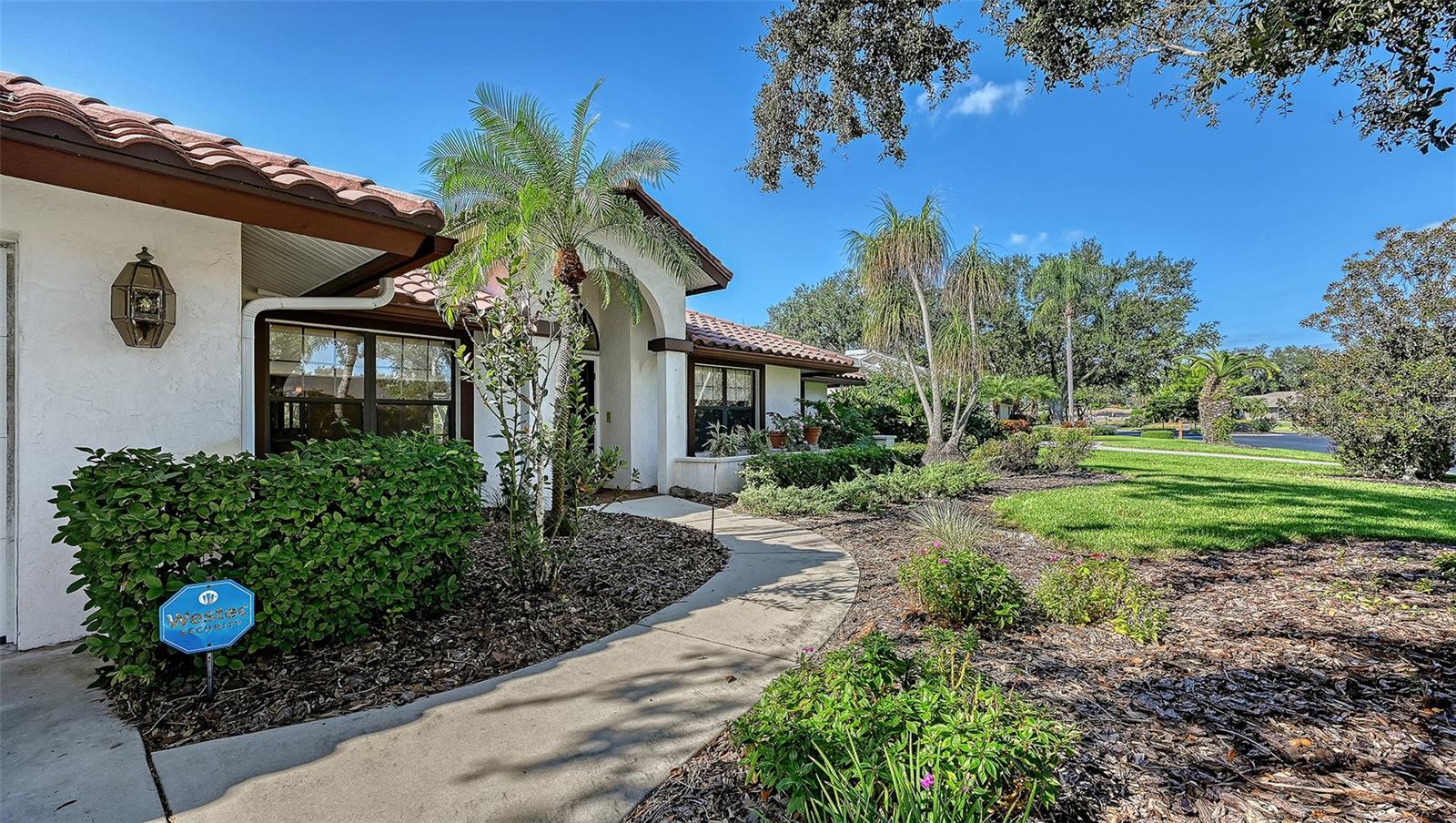 Listing photo id 6 for 4326 Oak View Drive