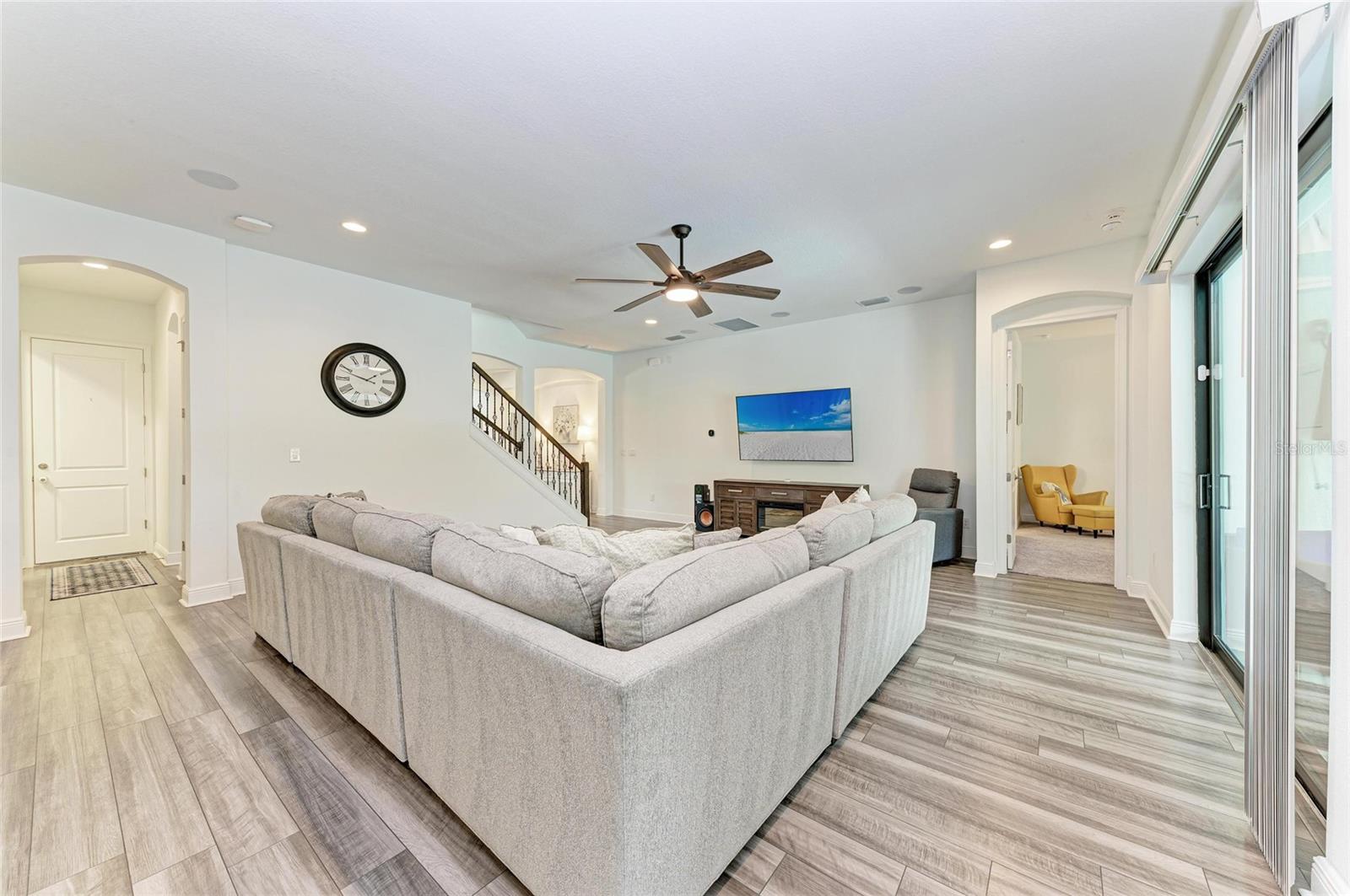 Image 11 of 75 For 3724 Creekside Park Drive