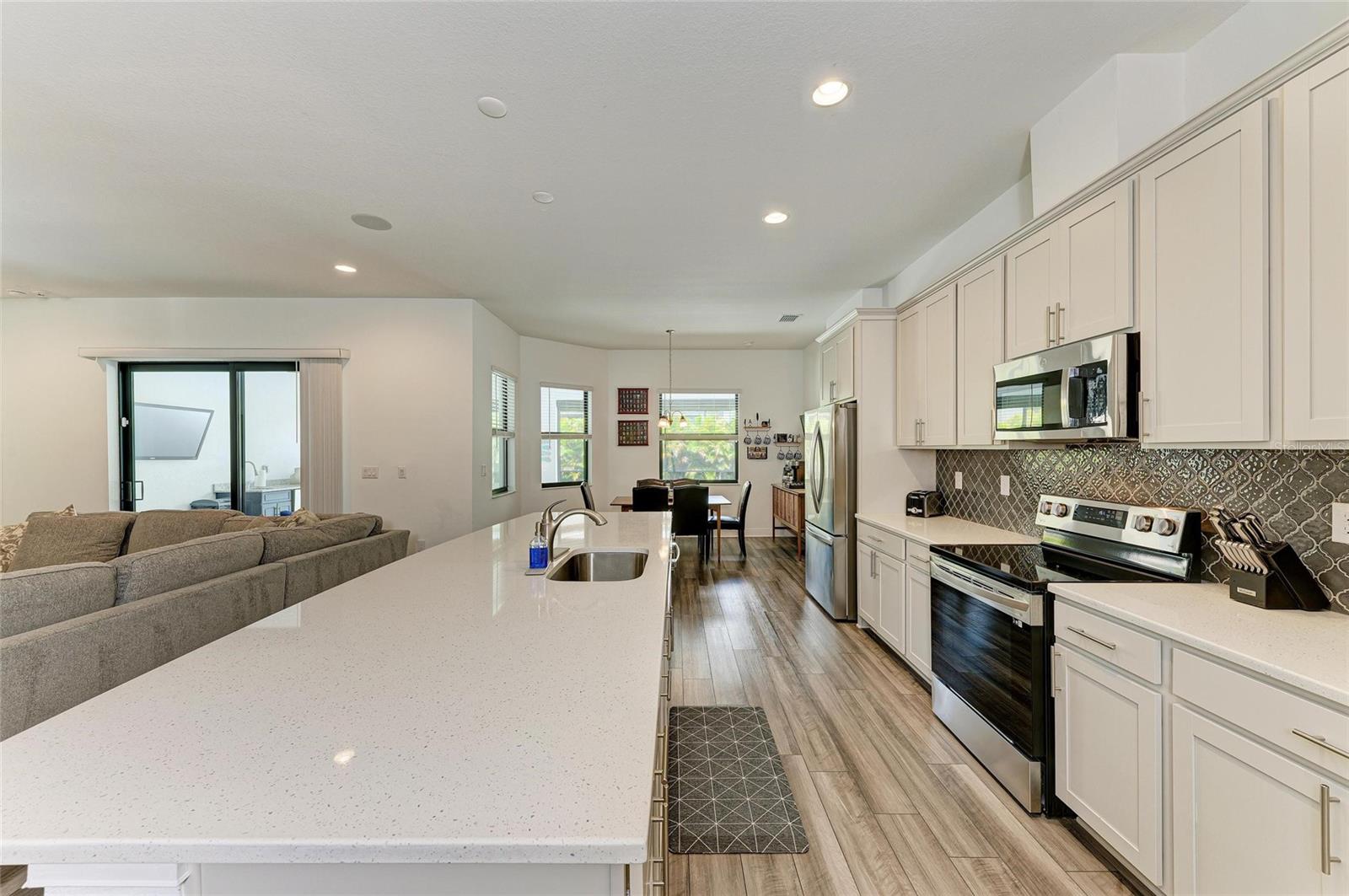 Image 14 of 75 For 3724 Creekside Park Drive