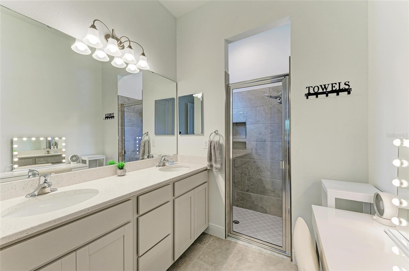 Image 35 of 75 For 3724 Creekside Park Drive