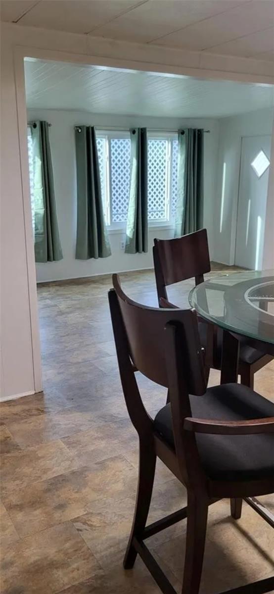 Image 11 of 20 For 6580 Seminole Boulevard 110