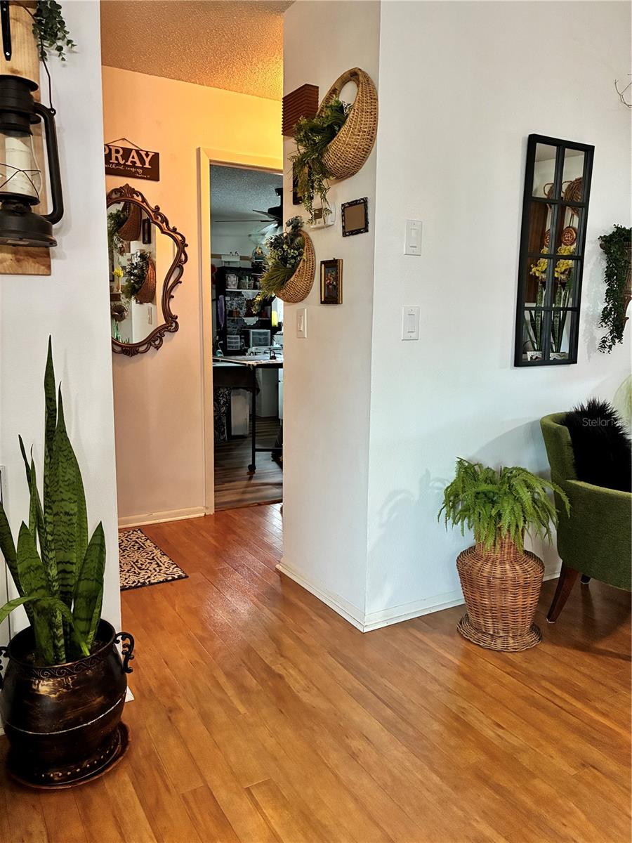 Image 10 of 25 For 11512 Grovewood Boulevard
