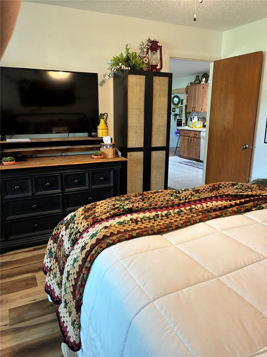 Image 20 of 25 For 11512 Grovewood Boulevard