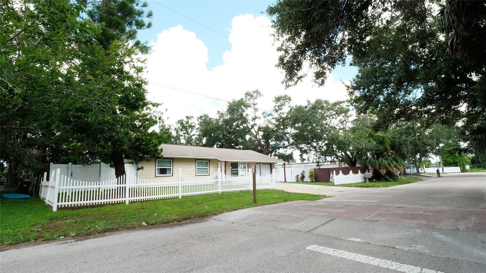 Image 15 of 39 For 1583 Tarpon Avenue
