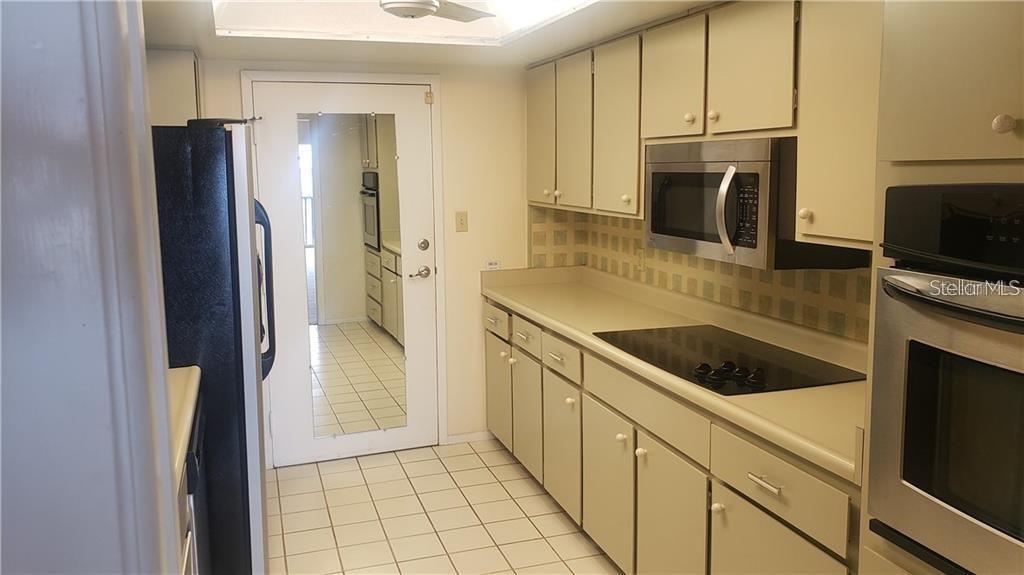 Image 6 of 24 For 435 Gulfstream Avenue 702