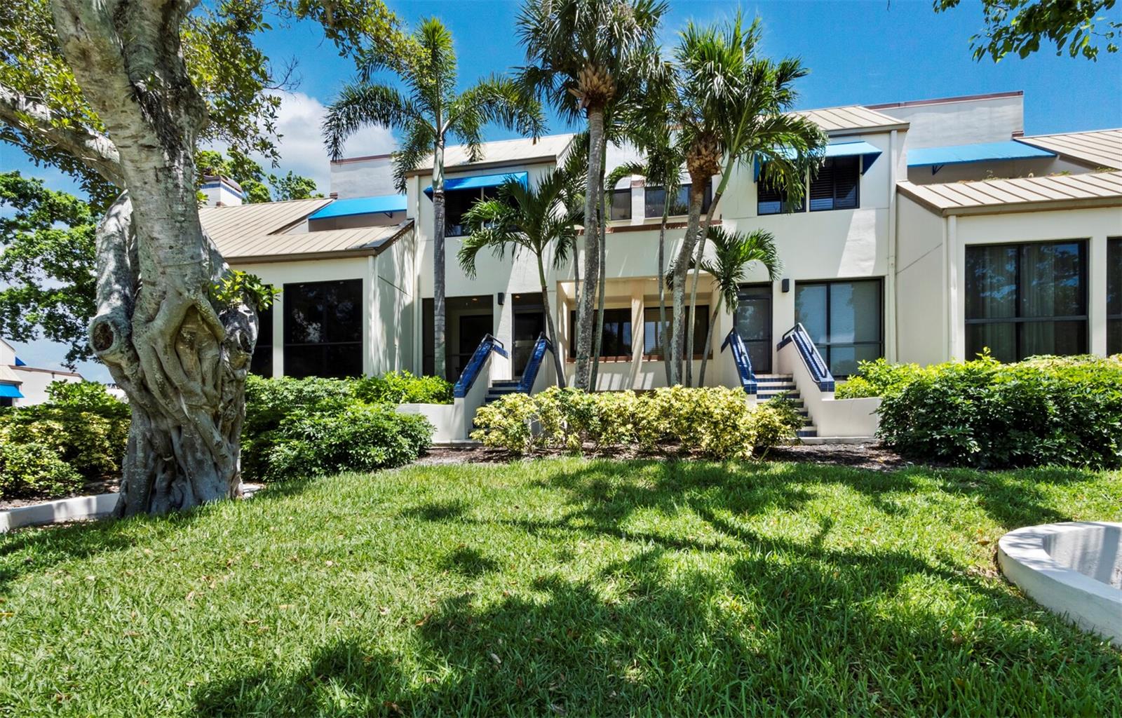 Image 14 of 65 For 1904 Harbourside Drive 202