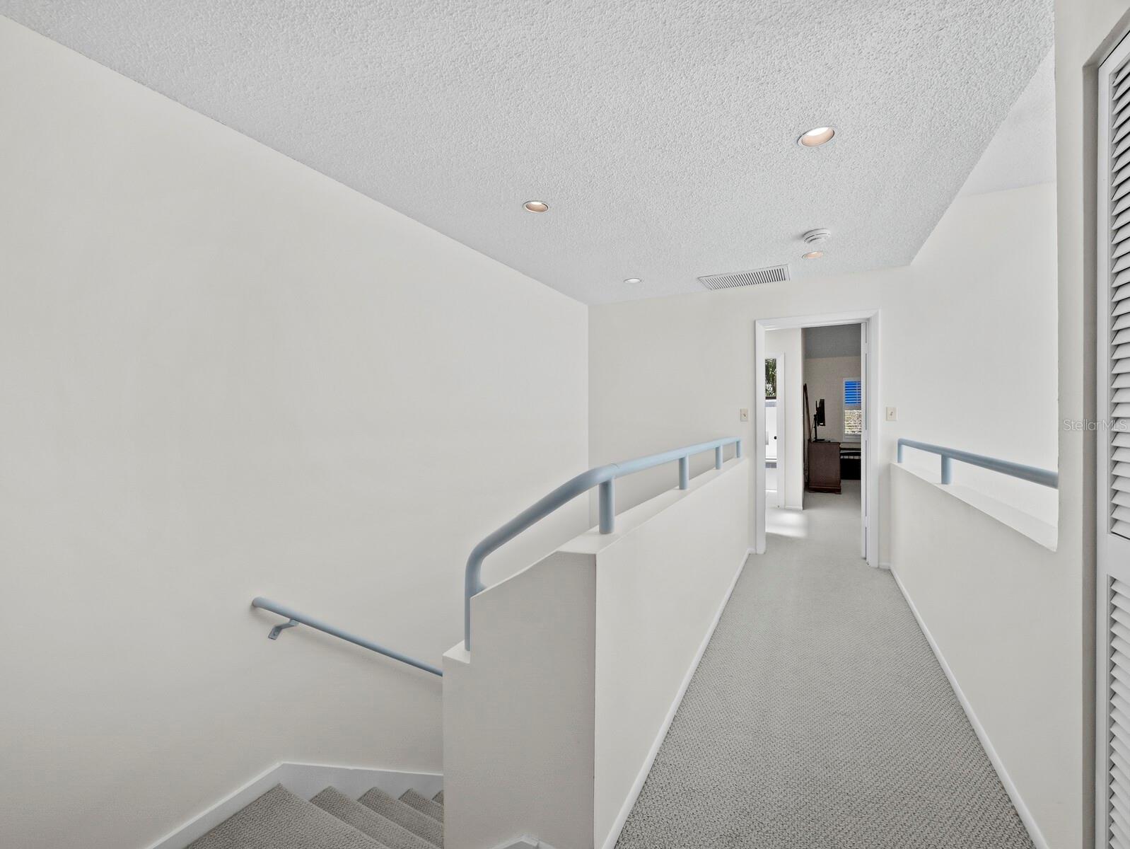 Image 17 of 65 For 1904 Harbourside Drive 202