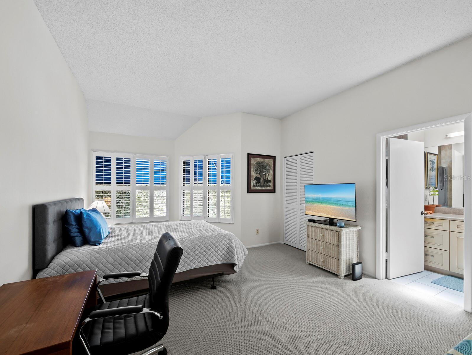 Image 26 of 65 For 1904 Harbourside Drive 202