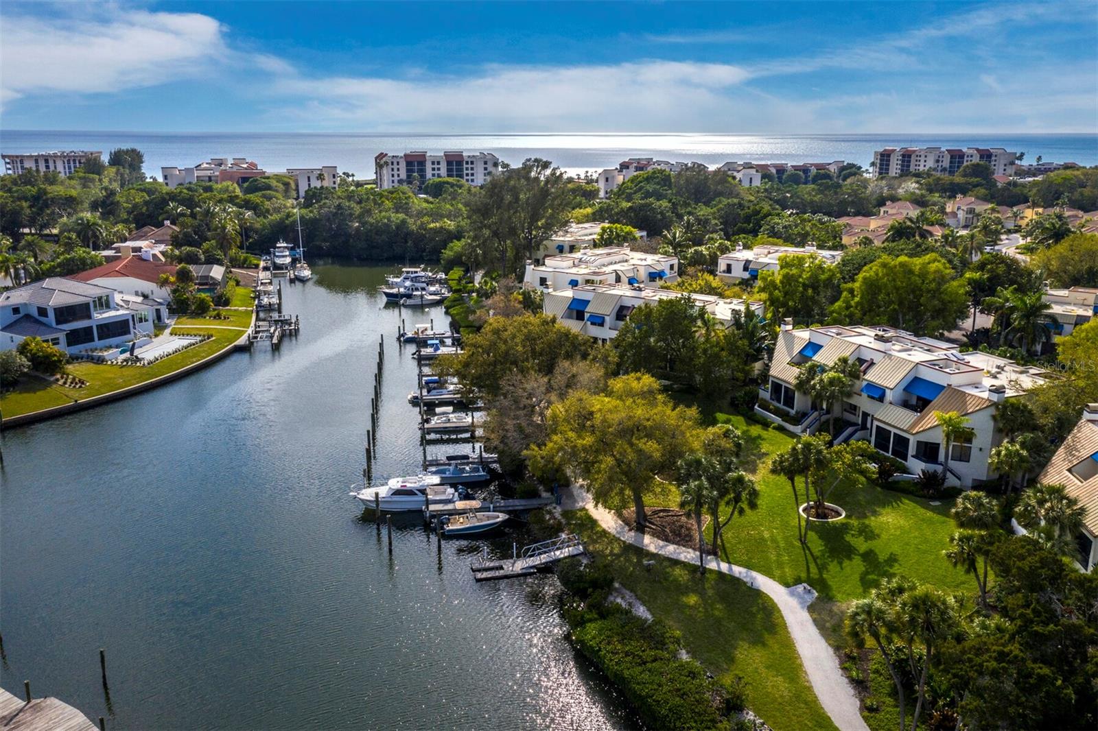Image 39 of 65 For 1904 Harbourside Drive 202