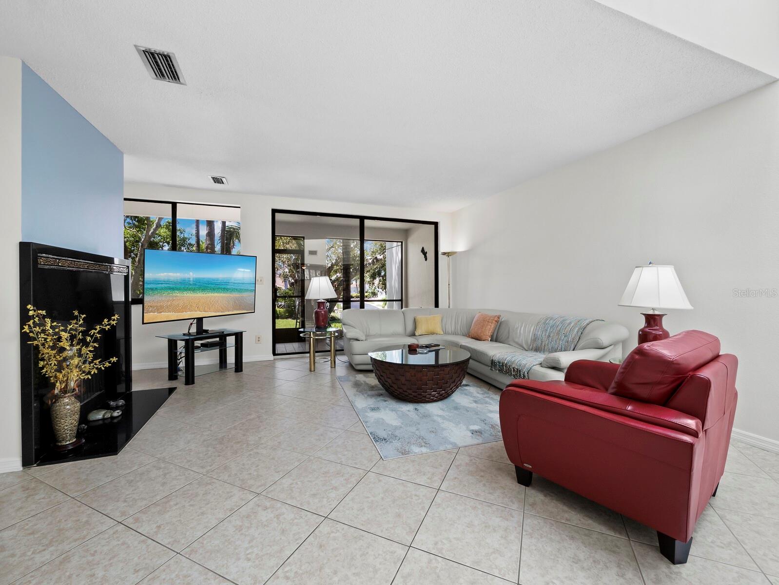 Image 4 of 65 For 1904 Harbourside Drive 202