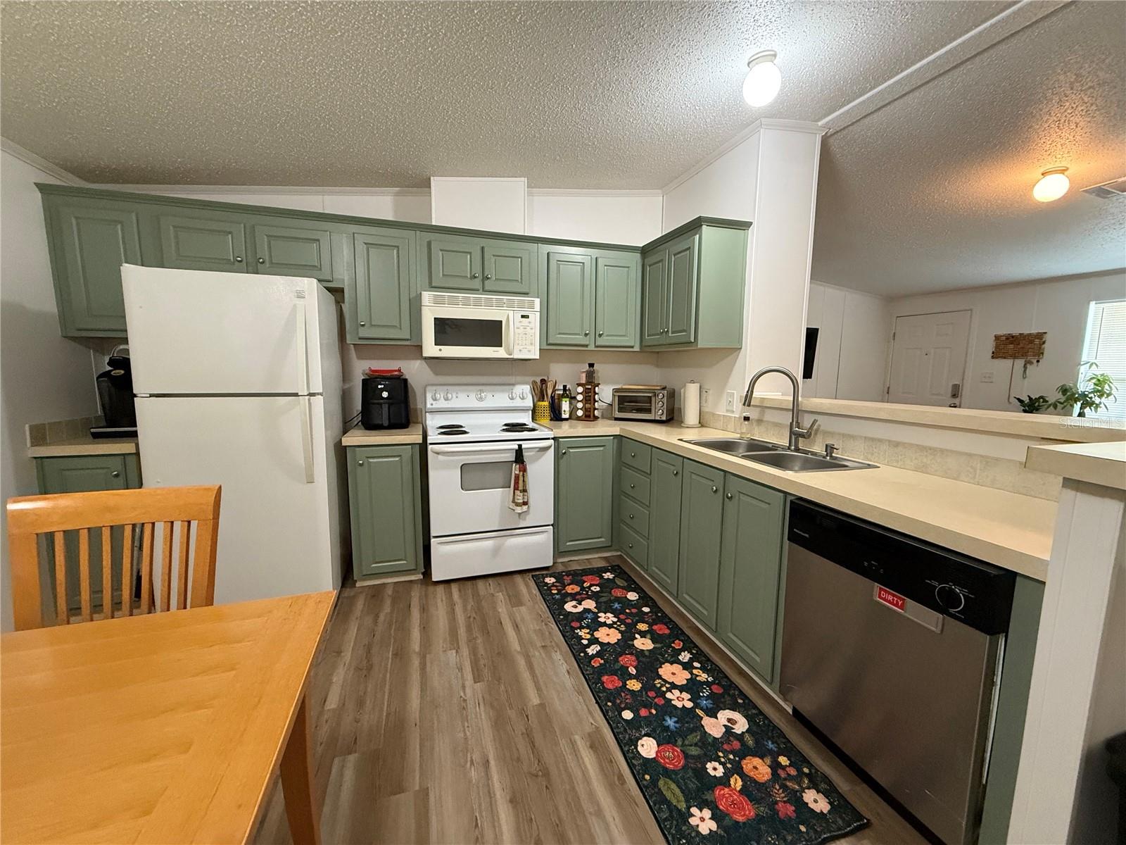 Image 10 of 28 For 1586 Varnadore Street