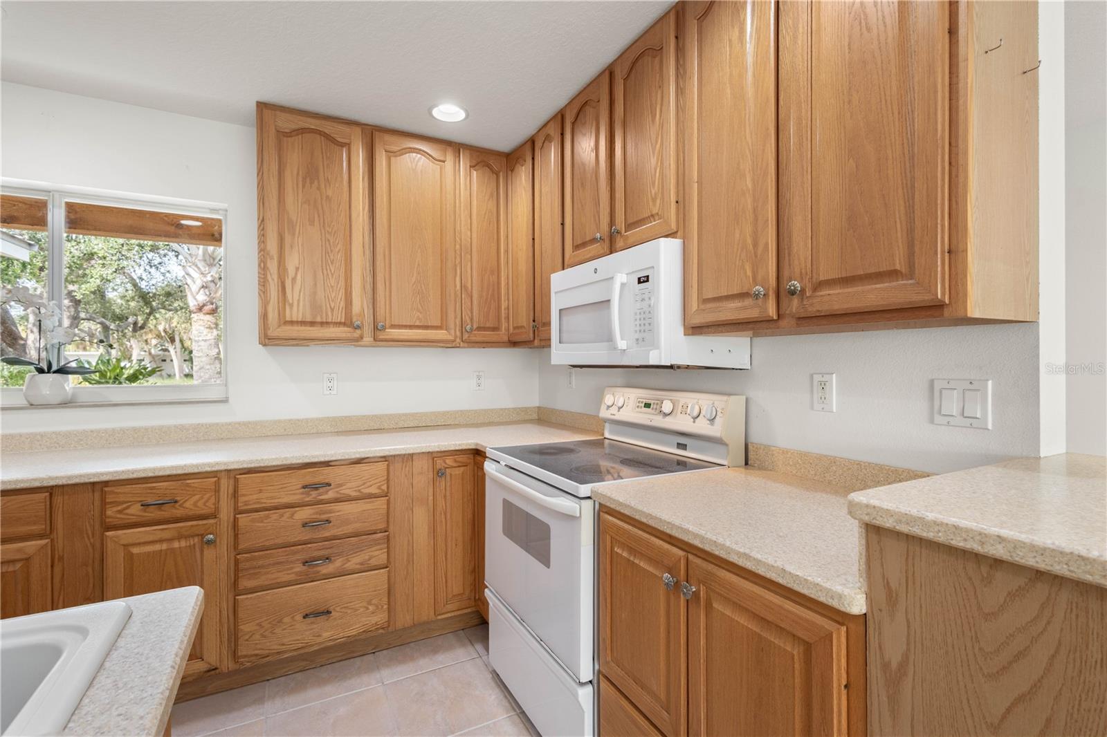 Image 18 of 66 For 5215 Cape Leyte Drive