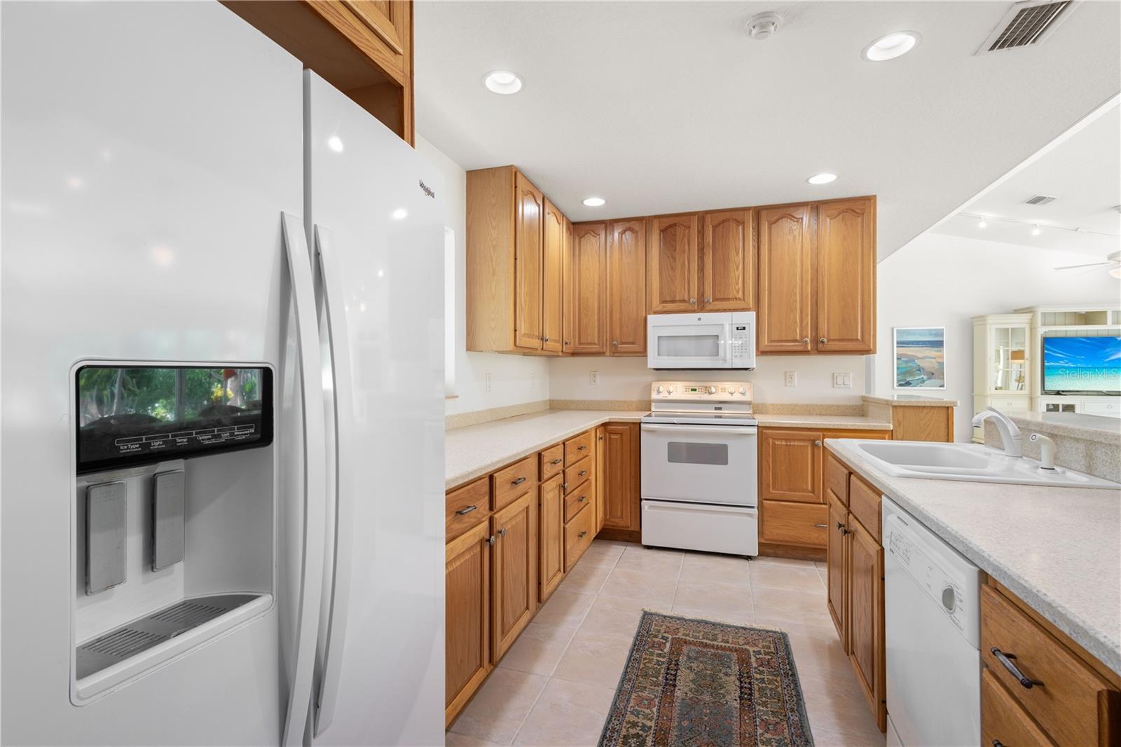 Image 20 of 66 For 5215 Cape Leyte Drive