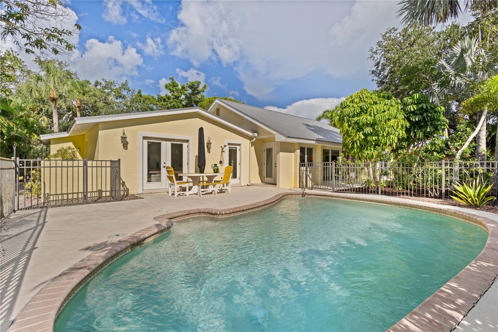 Image 36 of 66 For 5215 Cape Leyte Drive