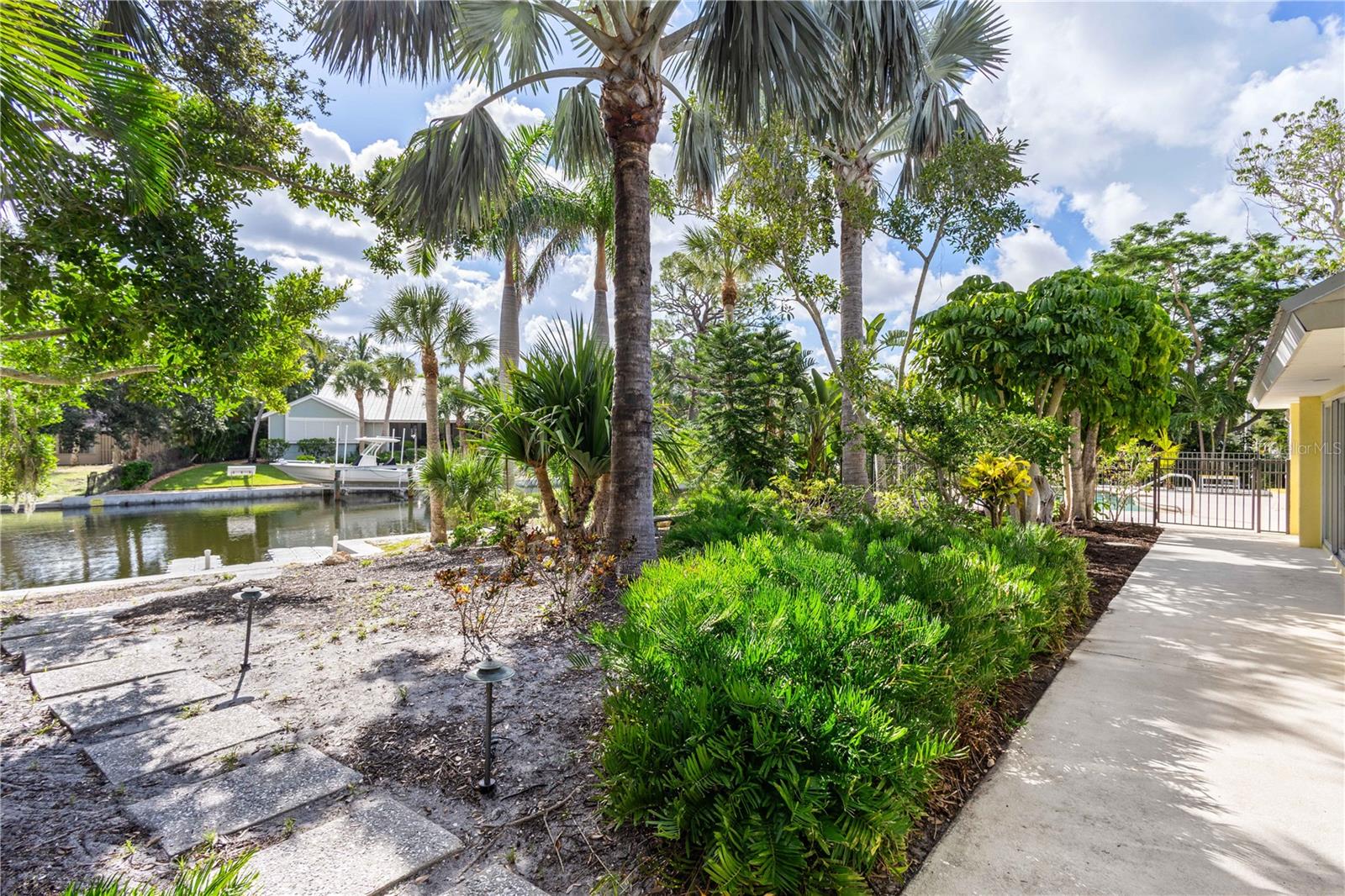 Image 41 of 66 For 5215 Cape Leyte Drive