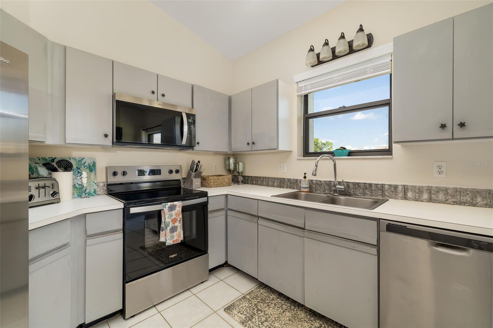 Image 21 of 58 For 5287 Heron Way 205
