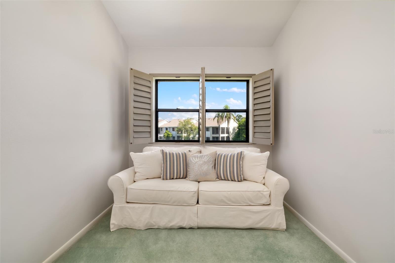 Image 32 of 58 For 5287 Heron Way 205
